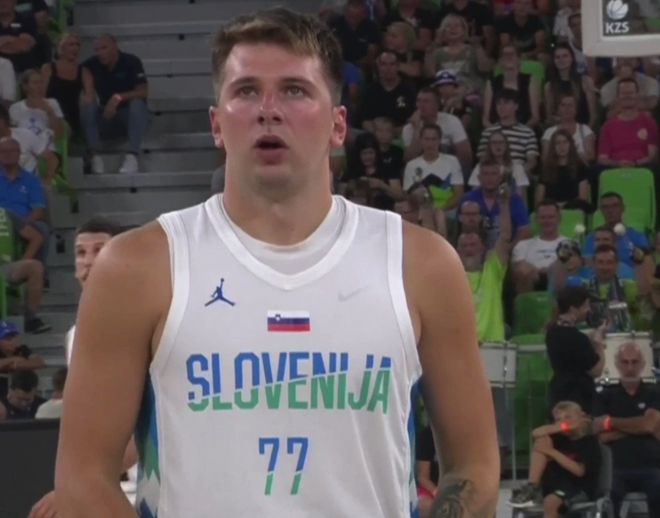 西媒：欧洲没球队愿满足维尼修斯薪资要求，和沙特没正式协议（西媒：欧洲俱乐部无人愿匹配维尼修斯薪水，尚未与沙特达成正式协议）