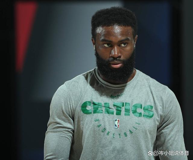 替补登场改变比赛节奏（替补上场扭转比赛节奏）