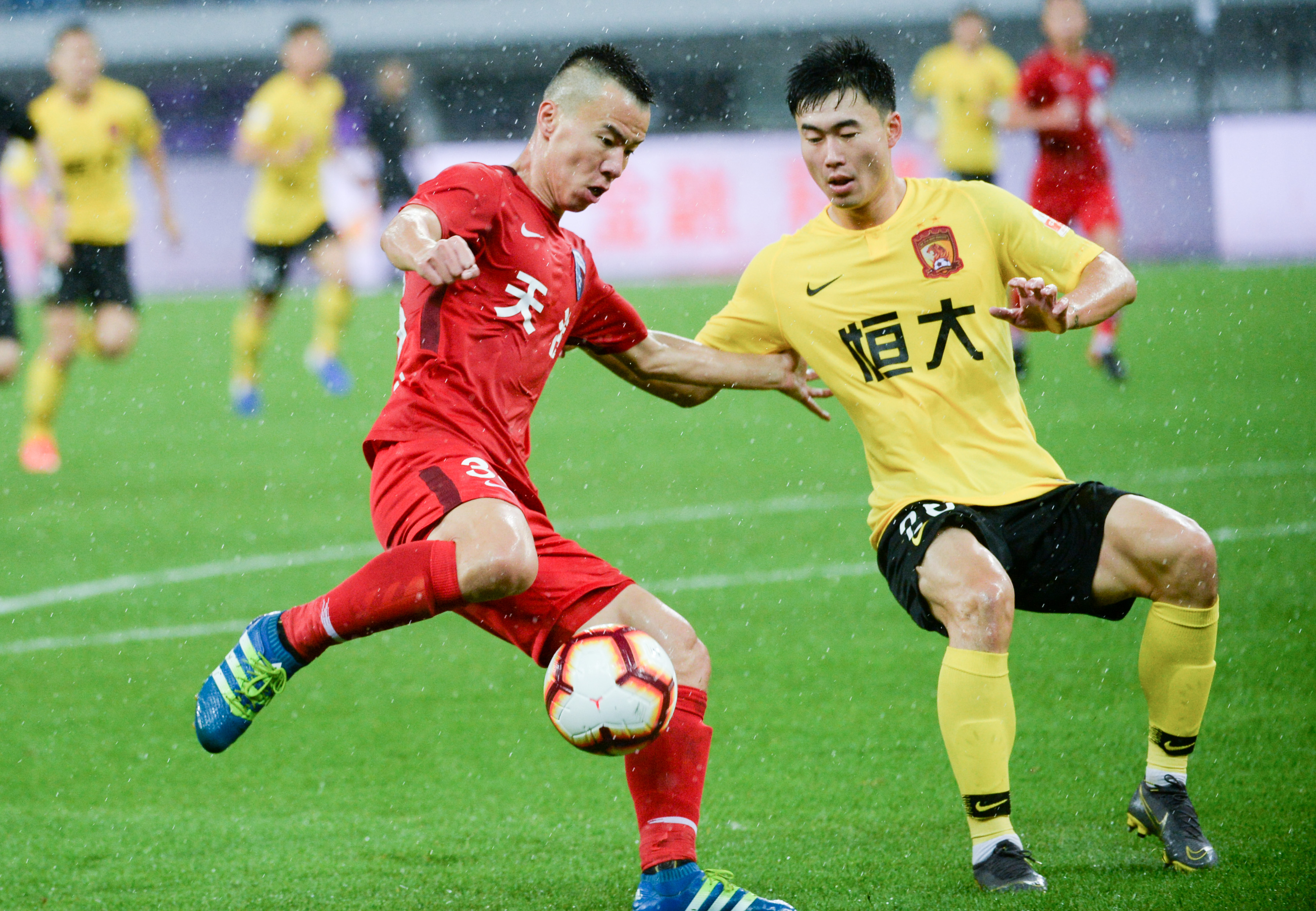 葡萄牙队首夺U17世界杯冠军，C罗：祝贺世界冠军🏆（葡萄牙U17首次加冕世界杯，C罗致贺：恭喜世界冠军🏆）