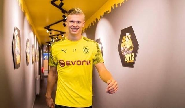 公牛半场三分13中3，吉迪10+5+5咬住比分（公牛半场外线手冷13投3中，吉迪10分5板5助紧咬比分）