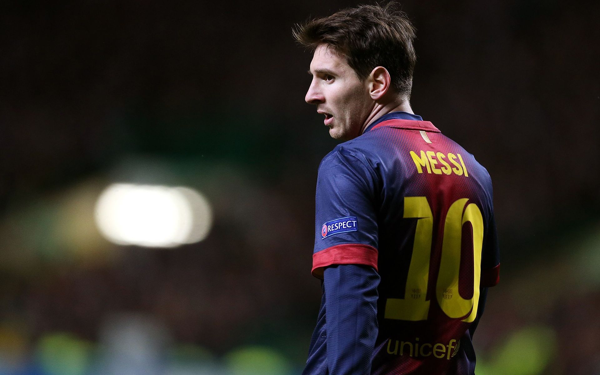 约基奇砍下118次25分+10助，史上其他中锋合计108场（约基奇25分+10助已达118场，超过其余中锋历史总和108场）