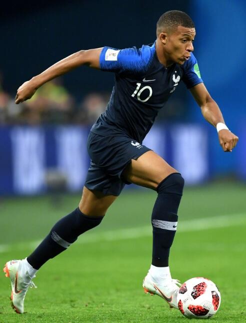 非洲杯阴影下的曼联：姆贝莫、迪亚洛与马兹拉维能否出战伯恩茅斯？（非洲杯影响下的曼联战伯恩茅斯：姆贝莫、迪亚洛、马兹拉维能否登场？）